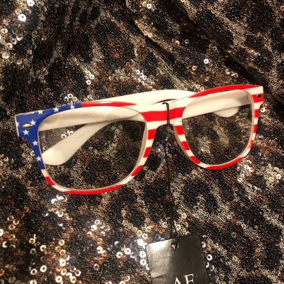 {???} USA Patriotic Wayfarer Style Glasses - Picture 2 of 4